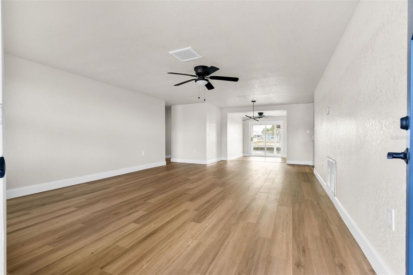 13804 Victor Ave photo 5