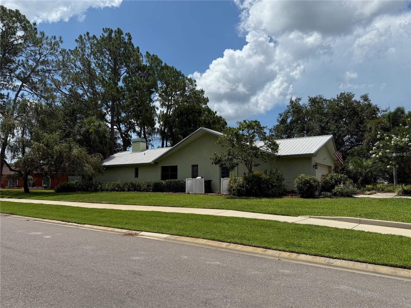 2215 Toniwood Ln photo 2