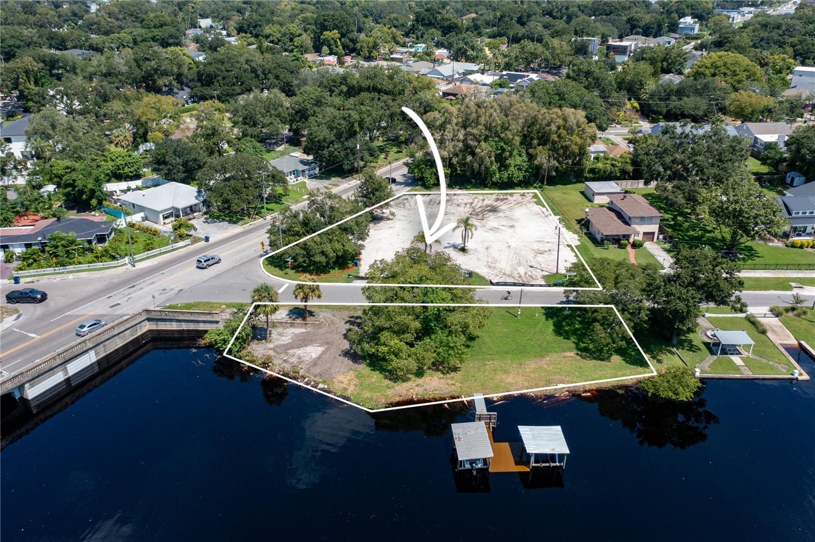 2519 N Riverside Dr photo 3