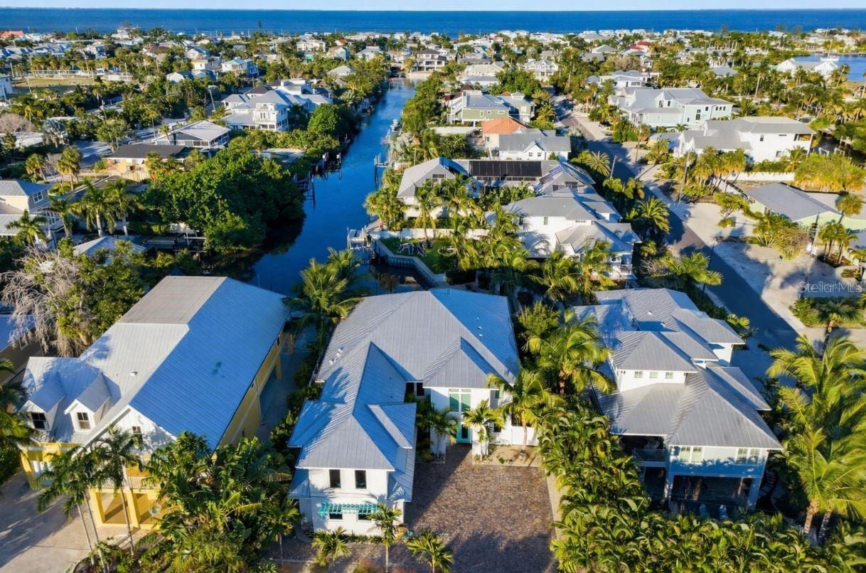 50 N Shore Dr photo 3