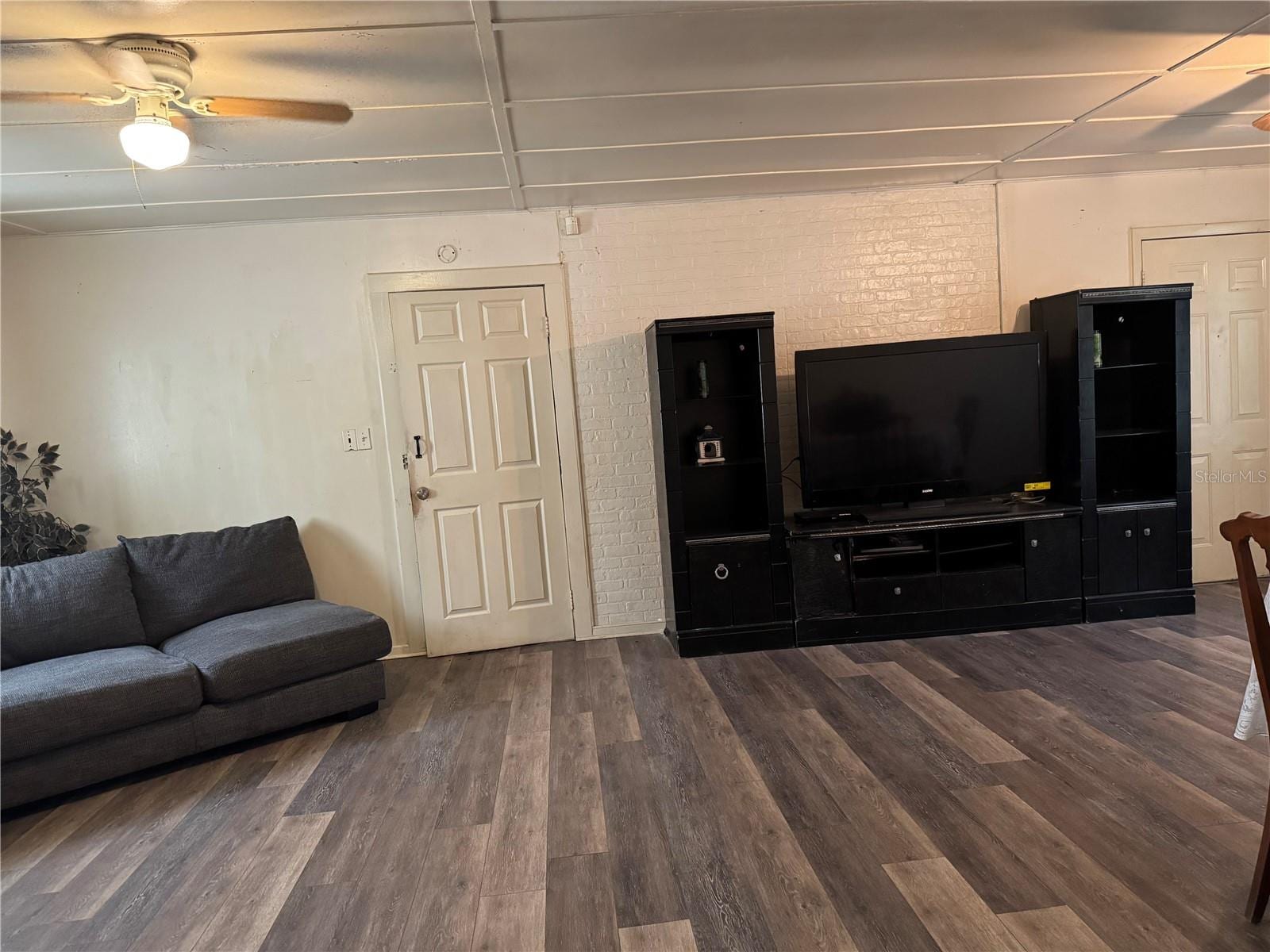 1049 Plateau Ave photo 4