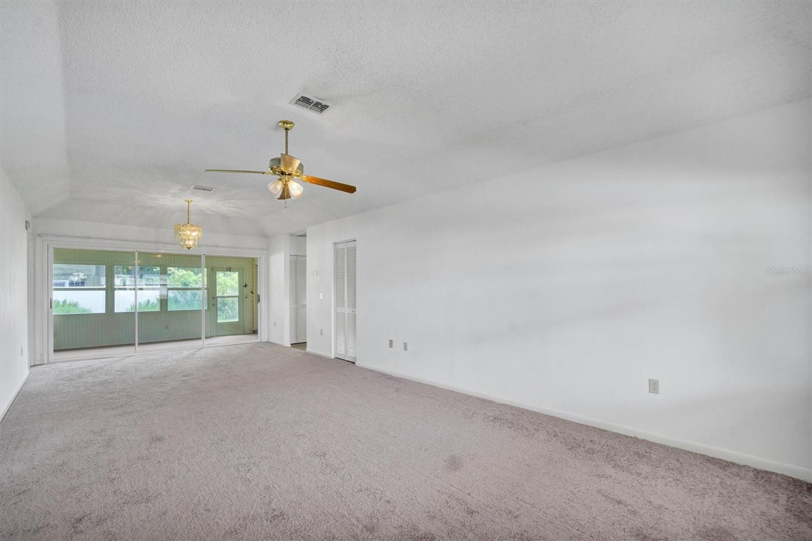 4938 Colonnades Cir E photo 5