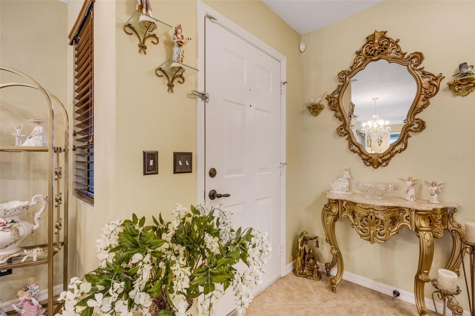 551 Grand Cayman Cir photo 2