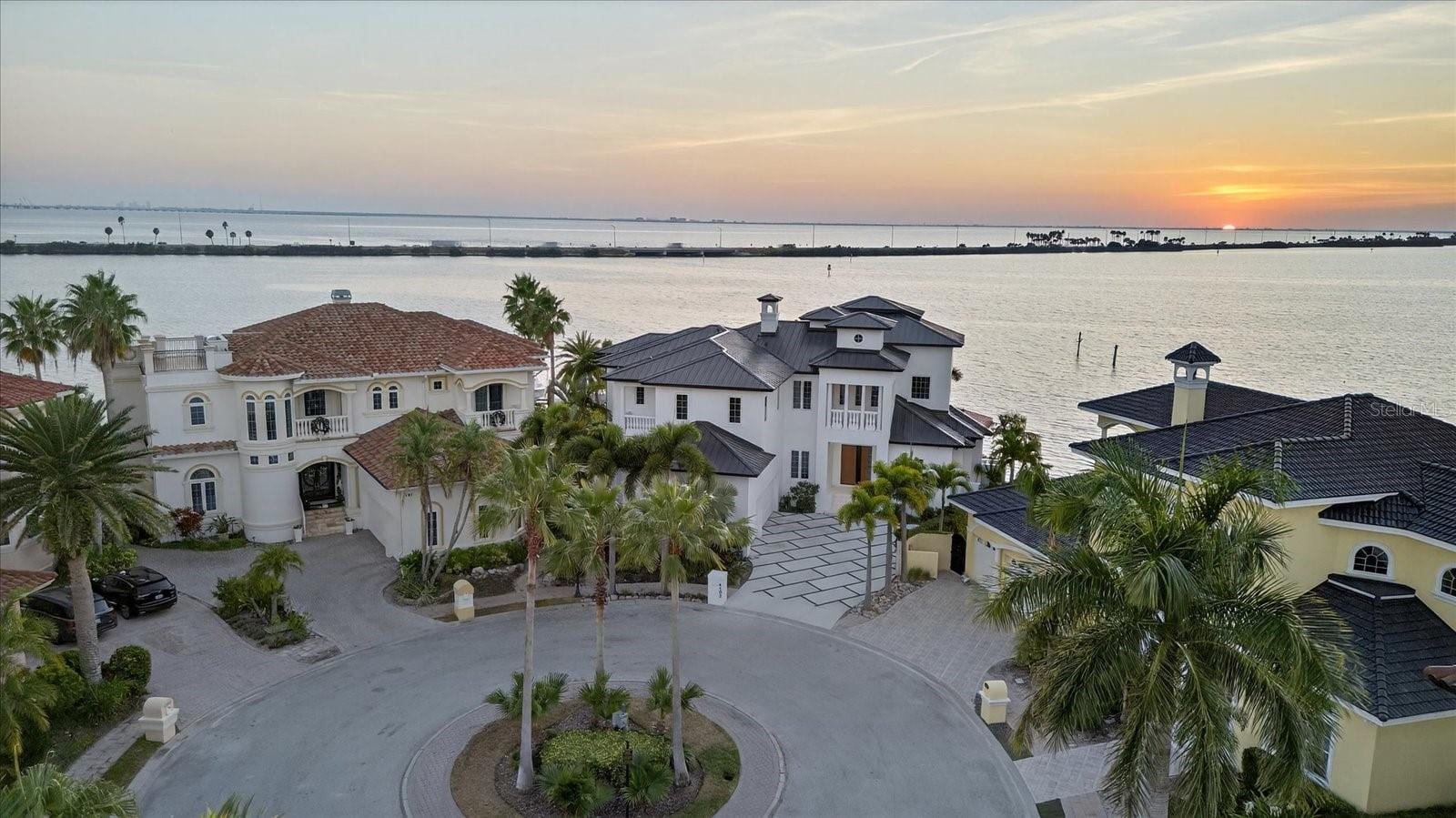 4102 Causeway Vista Dr photo 2
