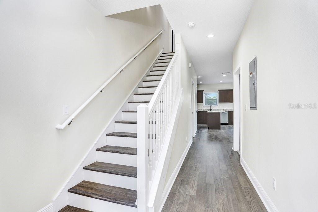 4209 W Woodlawn Ave photo 4
