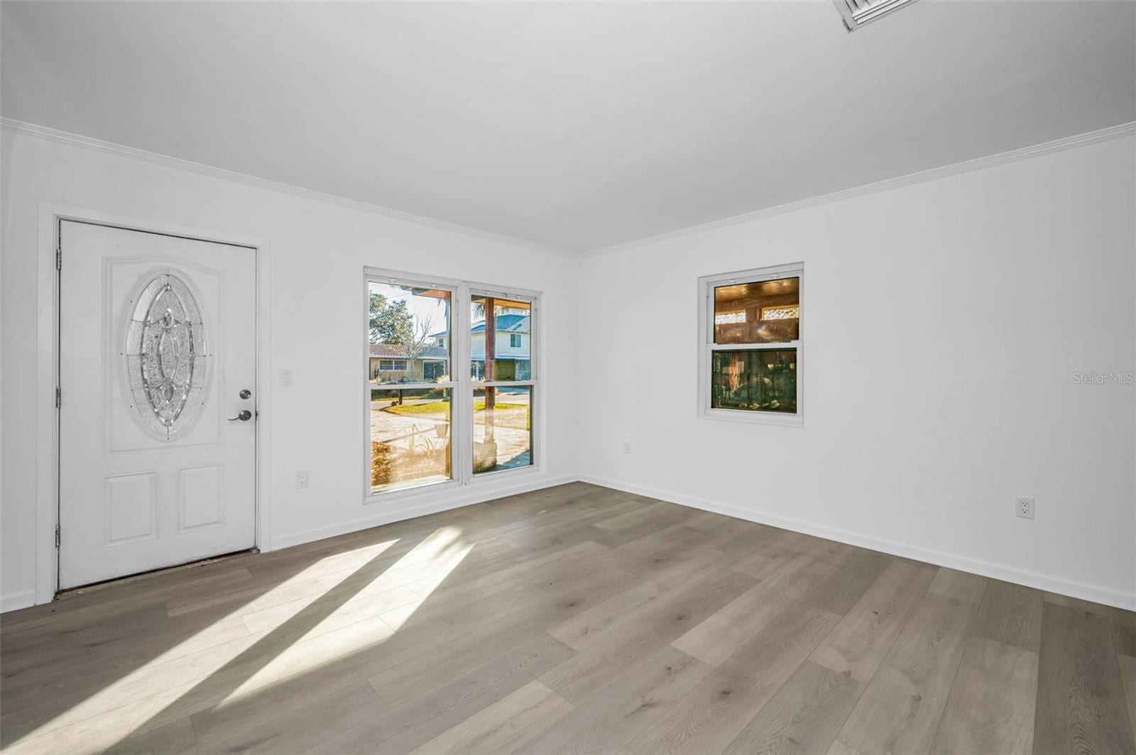 406 Orchid Ln photo 3