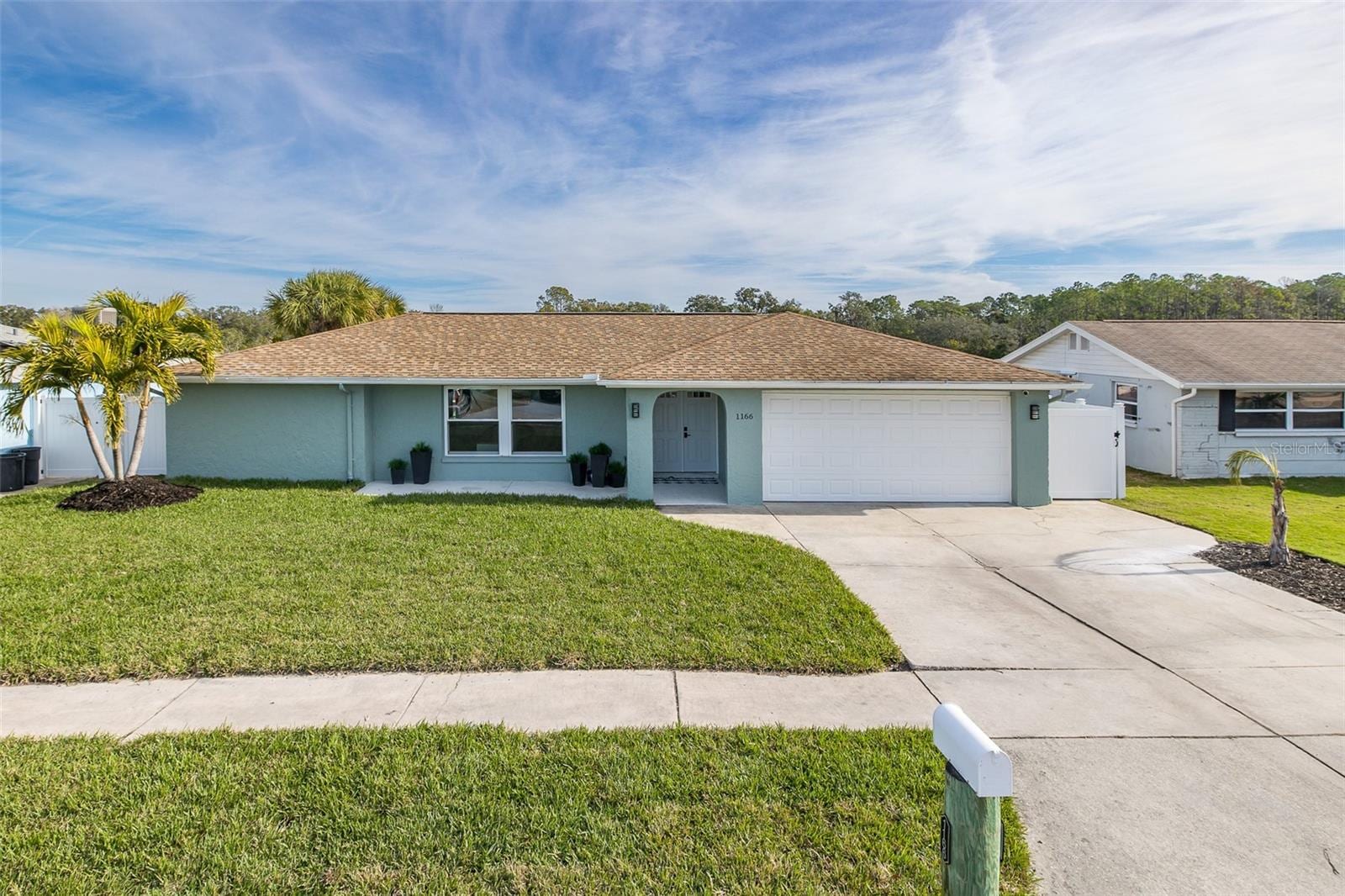 1166 Chancellor Dr photo 4