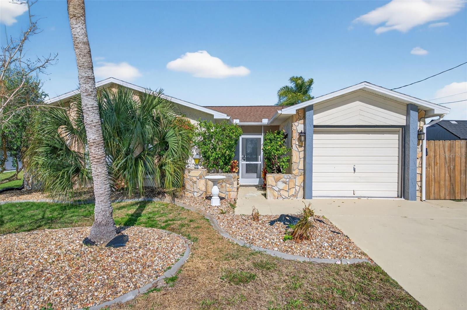 7623 Mako Dr photo 3