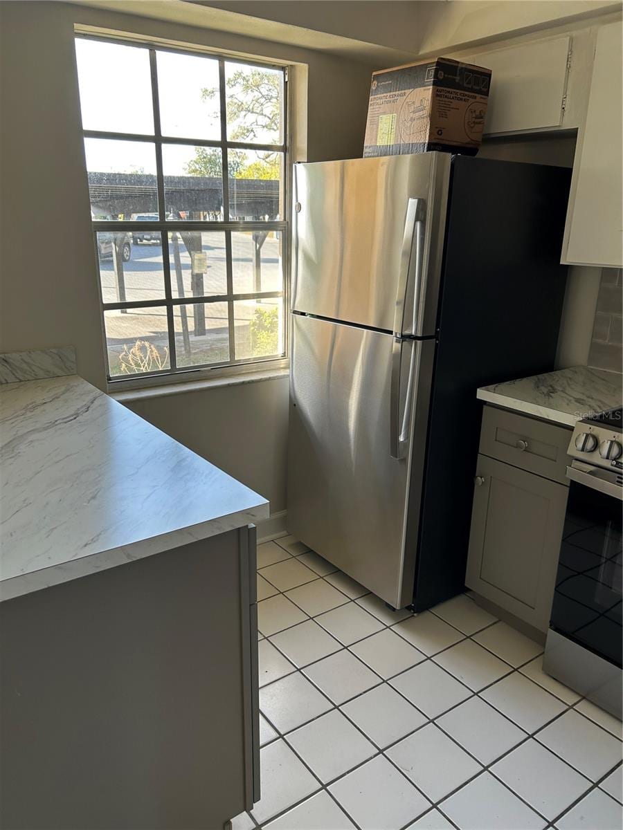 4422 Sunstate Dr photo 2
