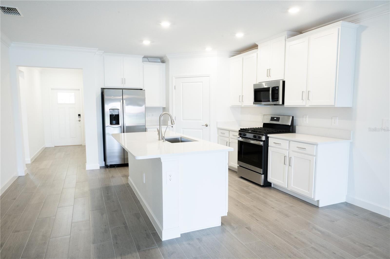 17523 Holly Well Ave photo 5