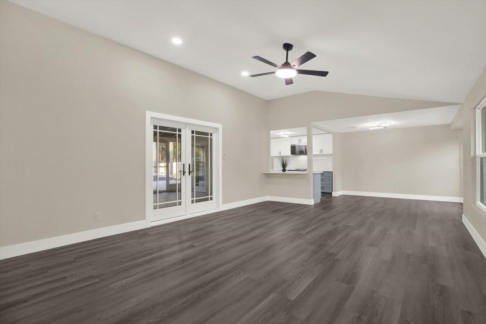 18803 Tracer Dr photo 4