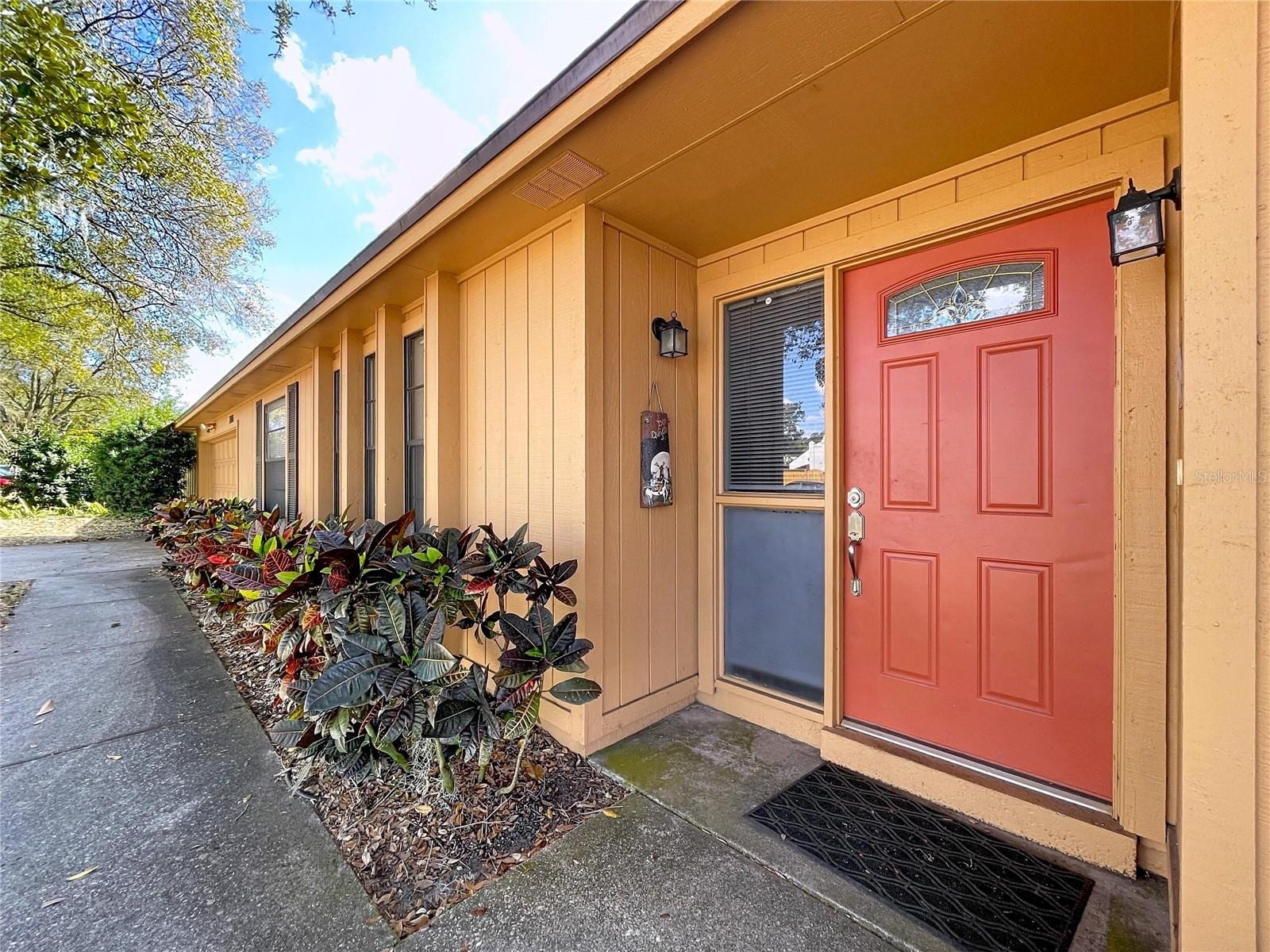 2205 Roslyn Ln photo 5