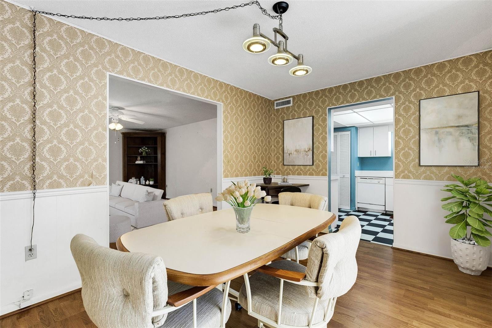 512 Cameo Dr photo 3