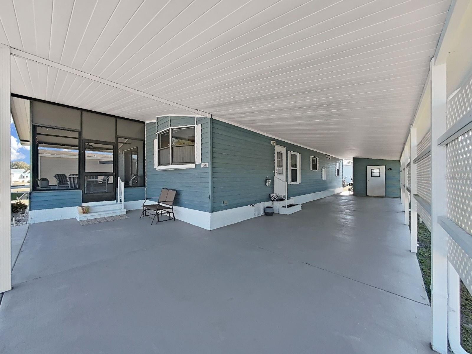 1811 Fox Hill Dr photo 4