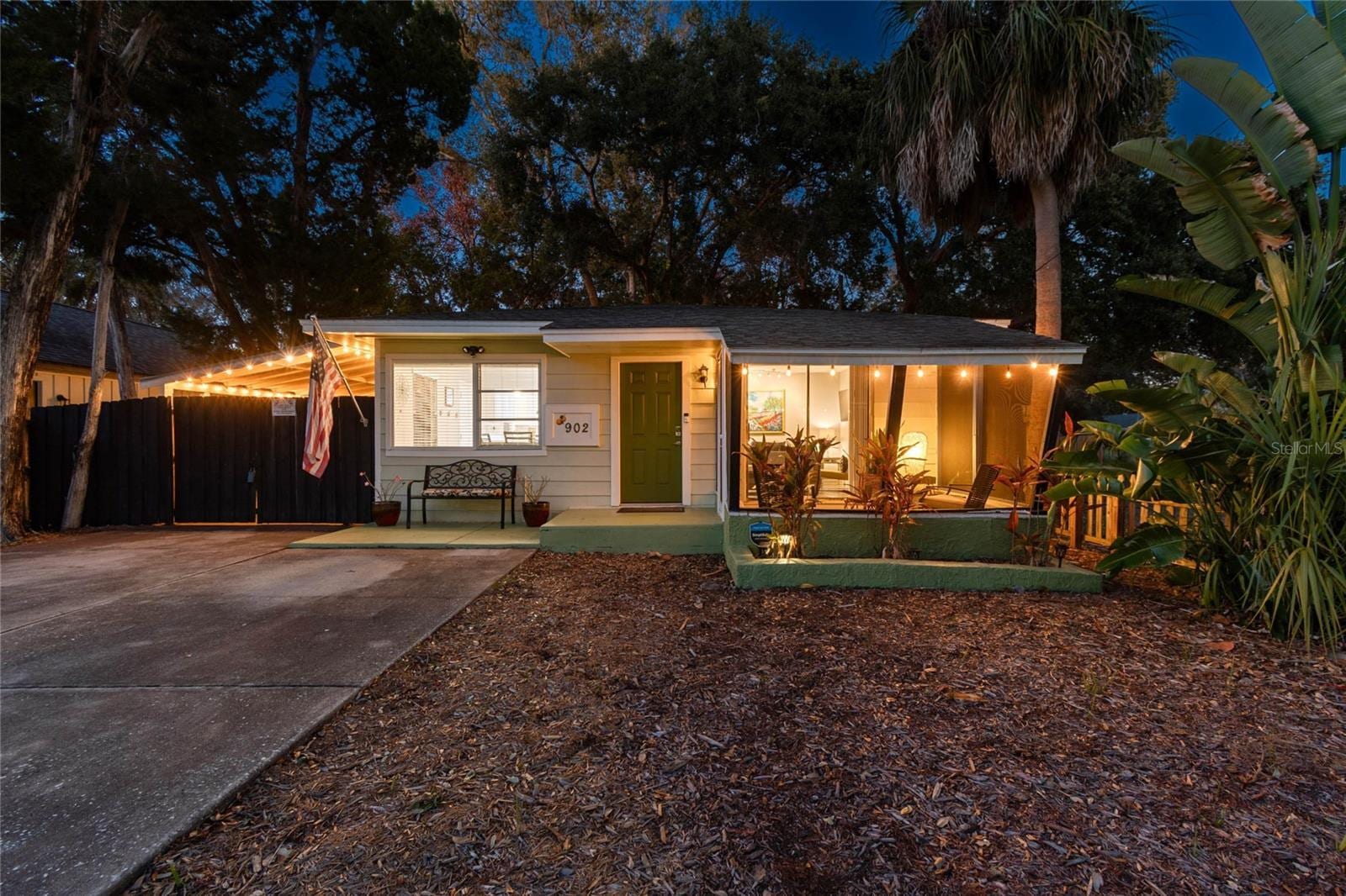902 Beltrees St photo 3