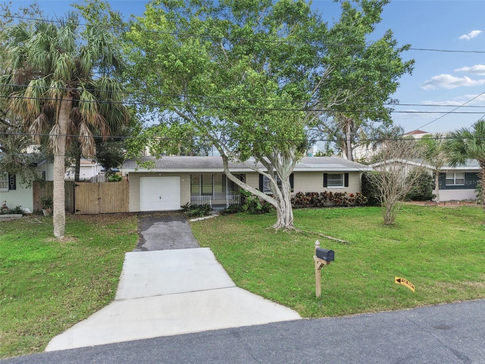 10970 Grove Ter photo 2