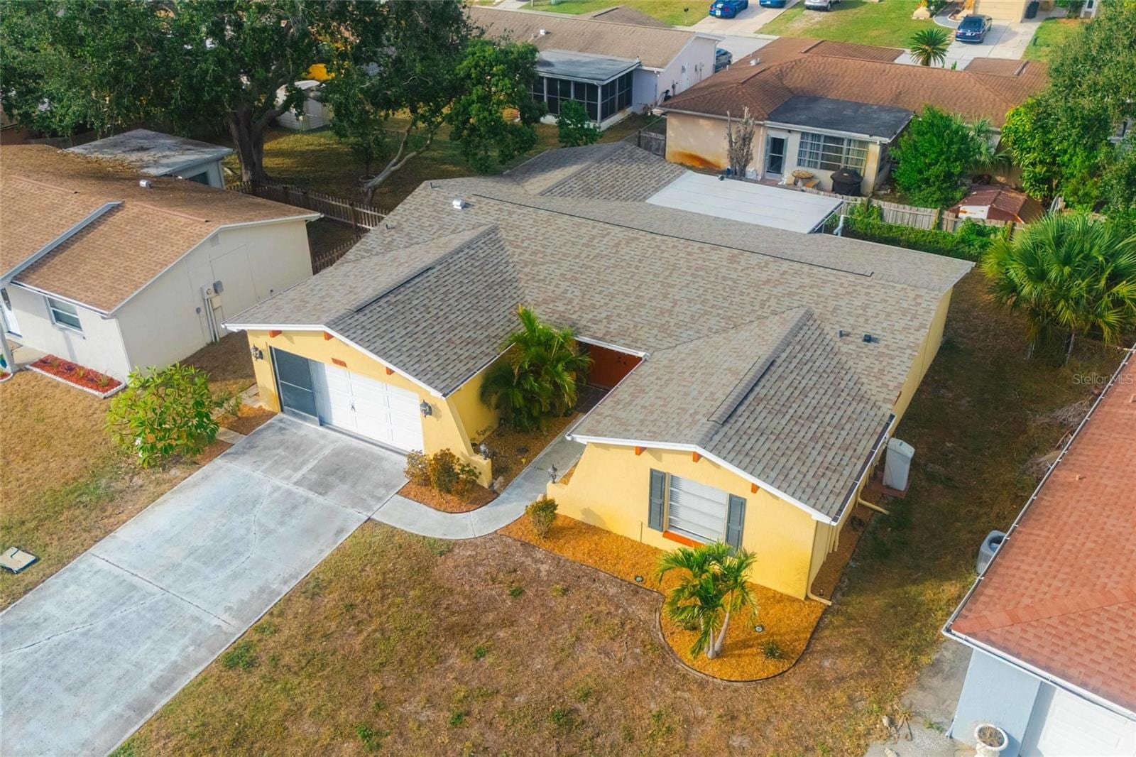 8433 Moulton Dr photo 3