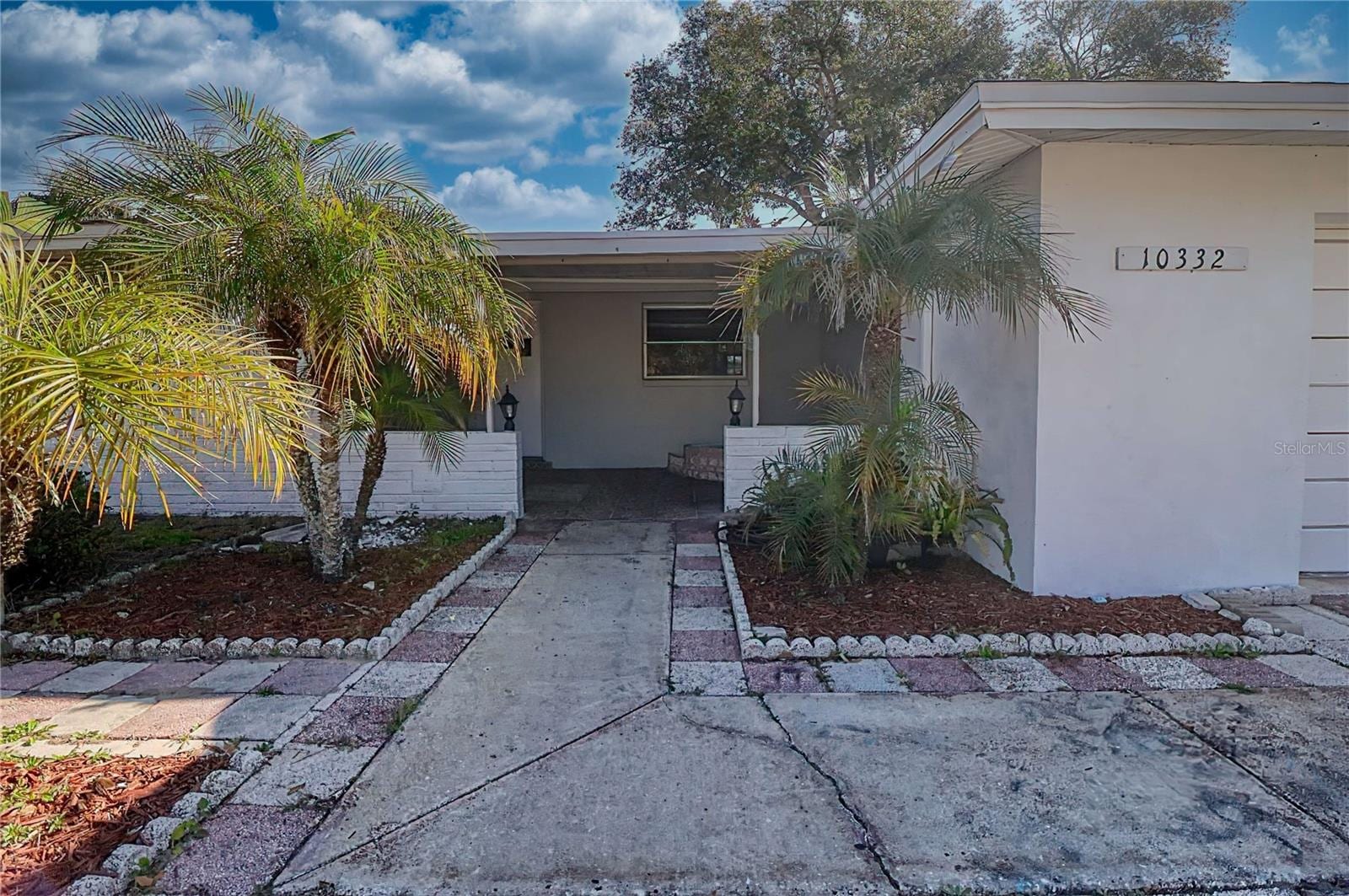 10332 Honeysuckle Ln photo 3