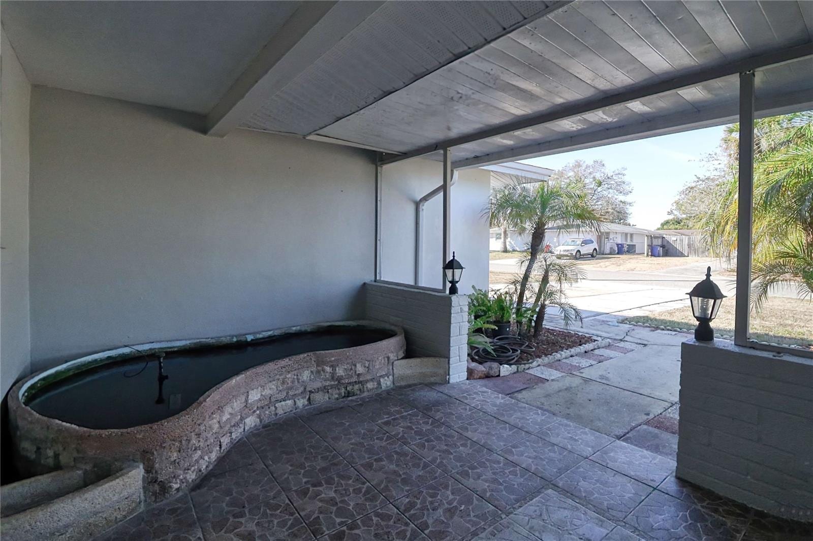 10332 Honeysuckle Ln photo 5