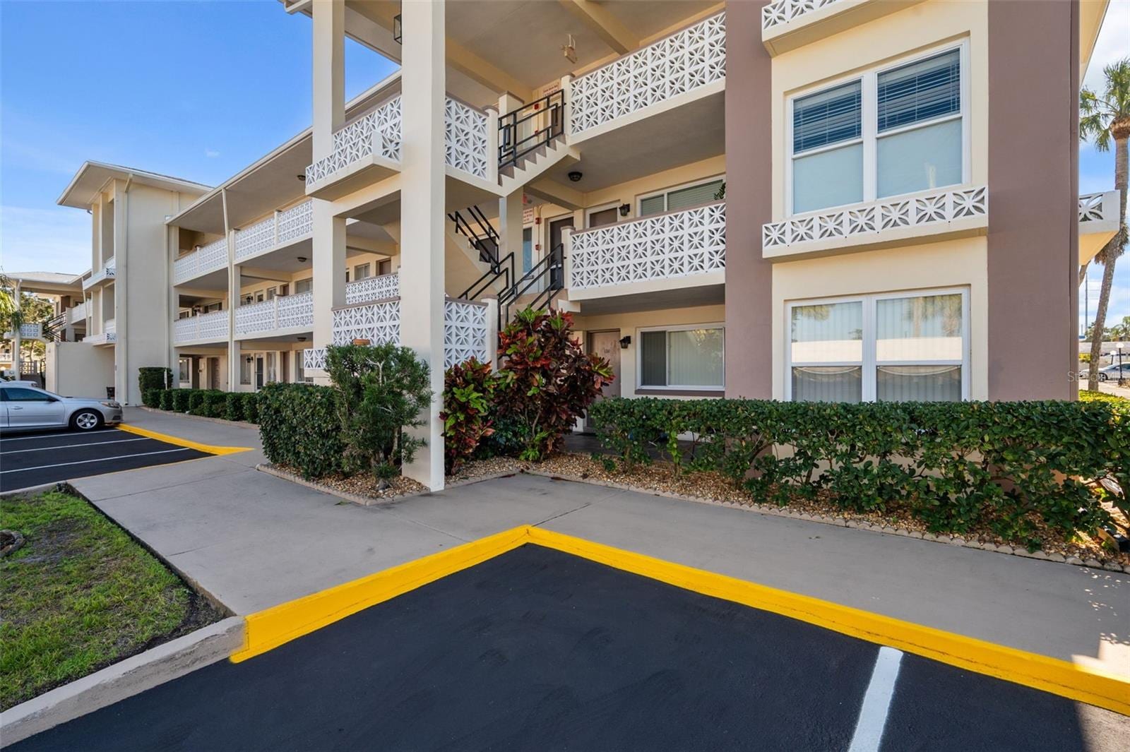 1235 S Highland Ave #1-207 photo 3