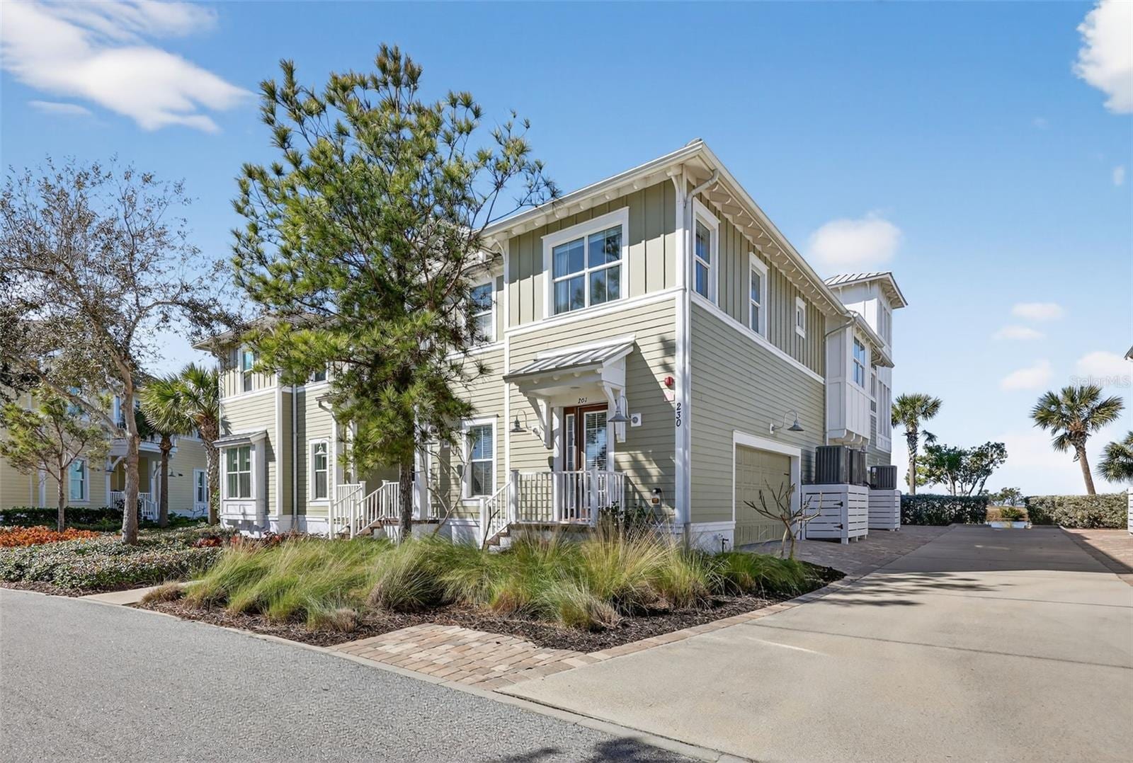 230 Sapphire Lake Dr #201 photo 2