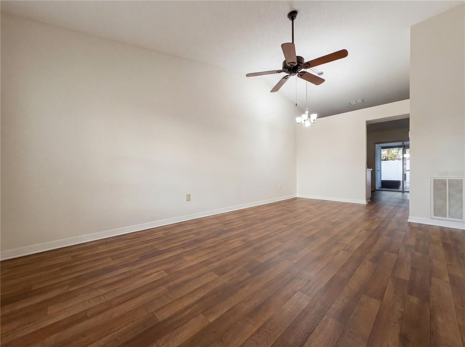 1703 Oak Branch CT photo 3