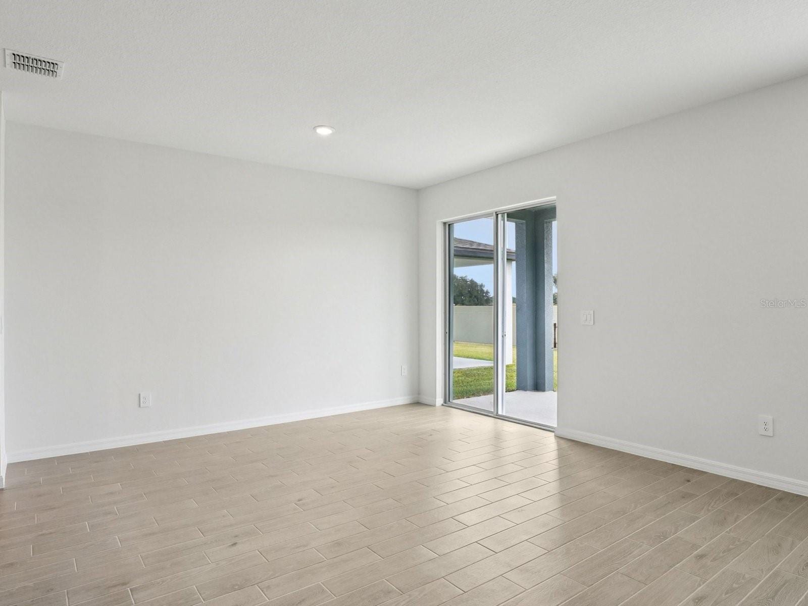 1740 Coolridge Pl photo 3