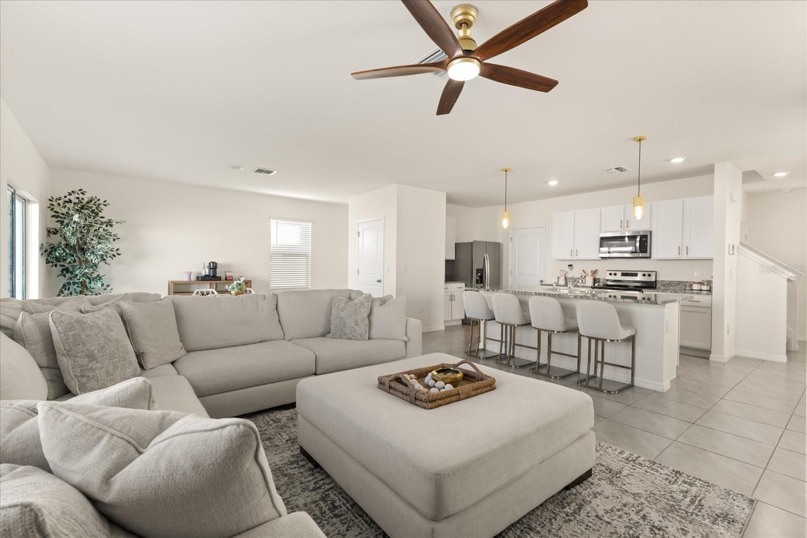 5640 Wandering Willow Dr photo 3