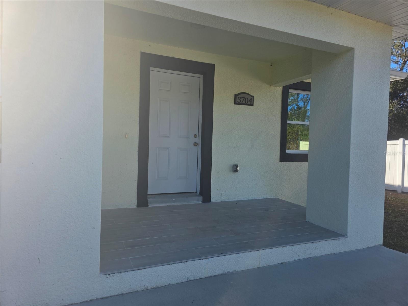 3704 Smith Tree St photo 3