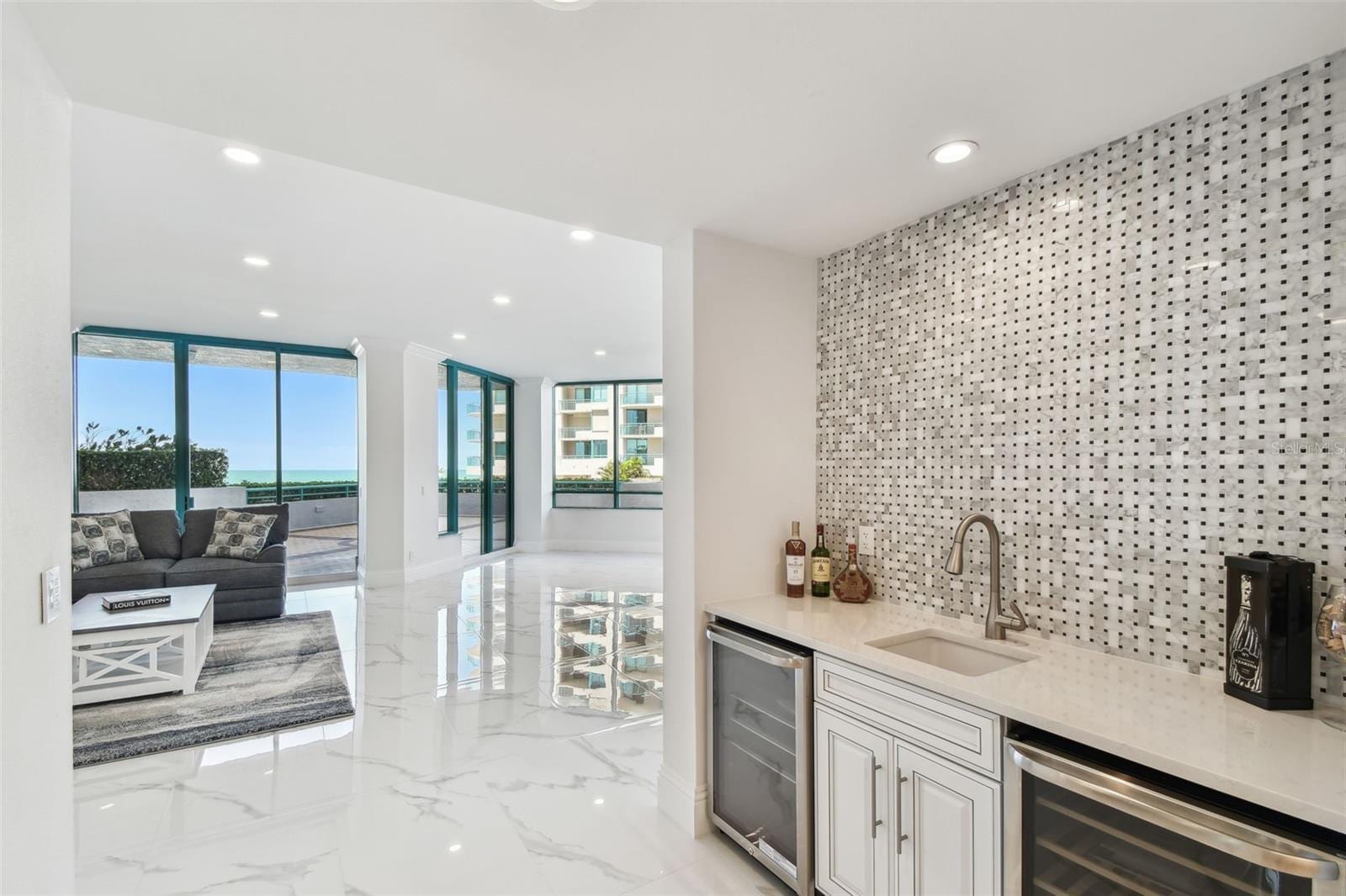 1560 Gulf Blvd #306 photo 4