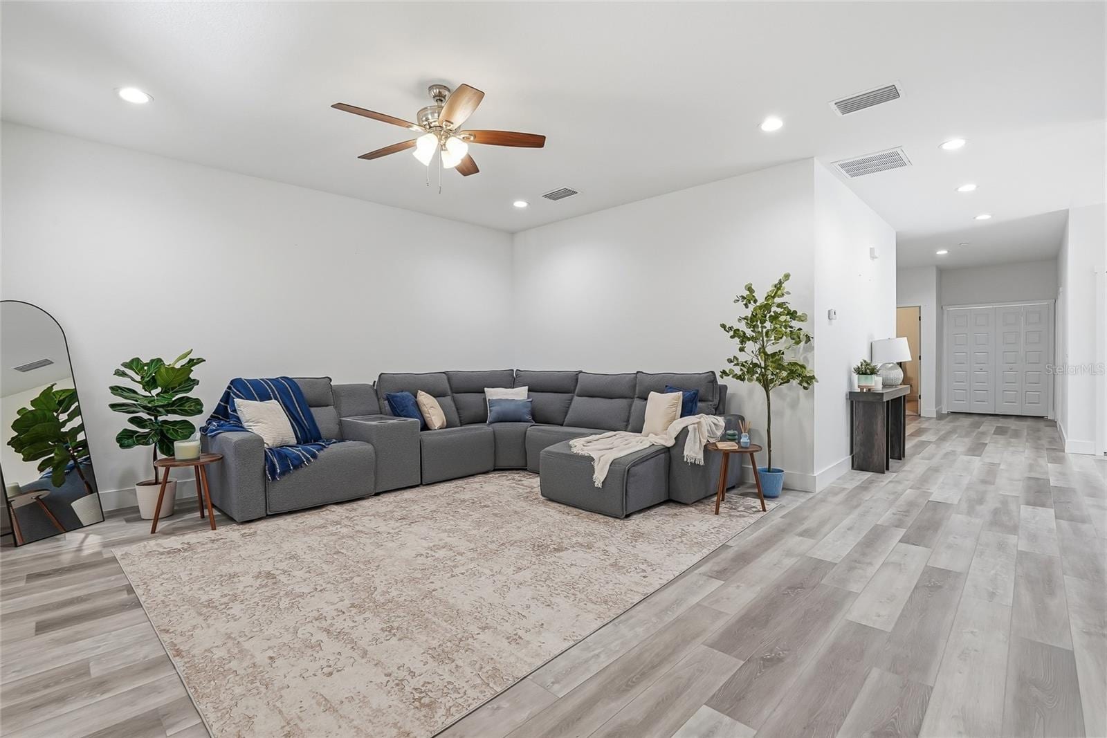3208 Deleuil Ave photo 4