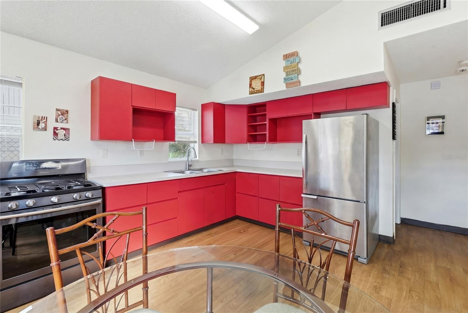 11004 Martha Ave photo 5