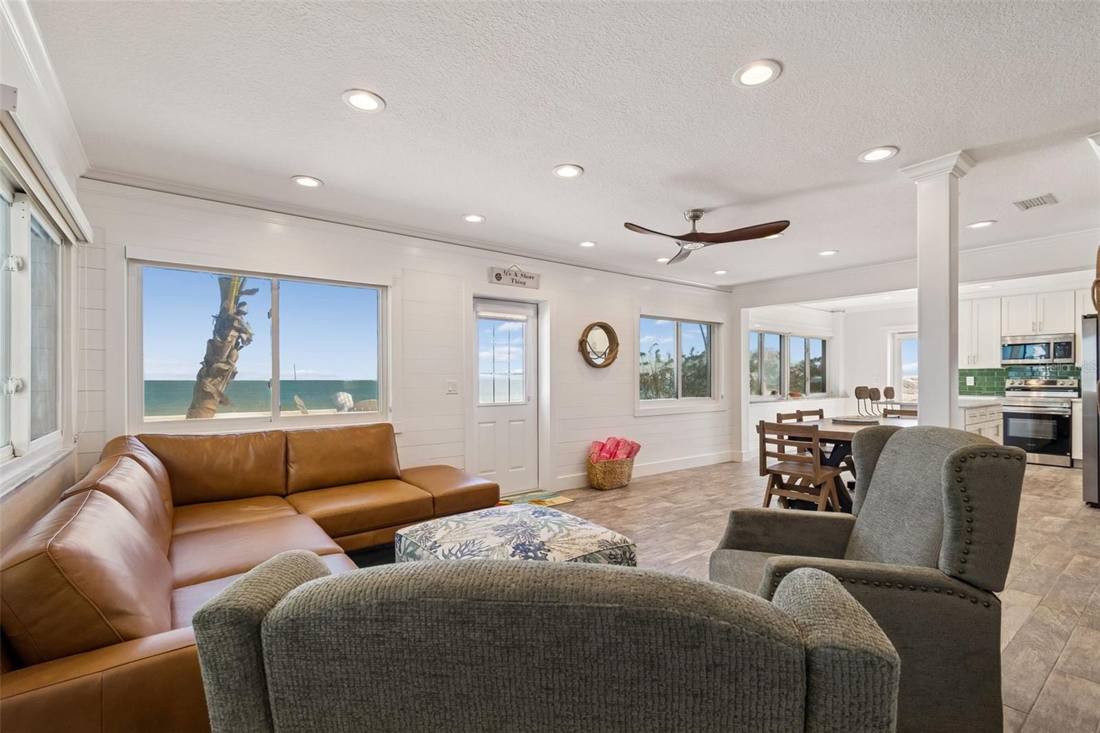 865 N Shore Dr photo 3