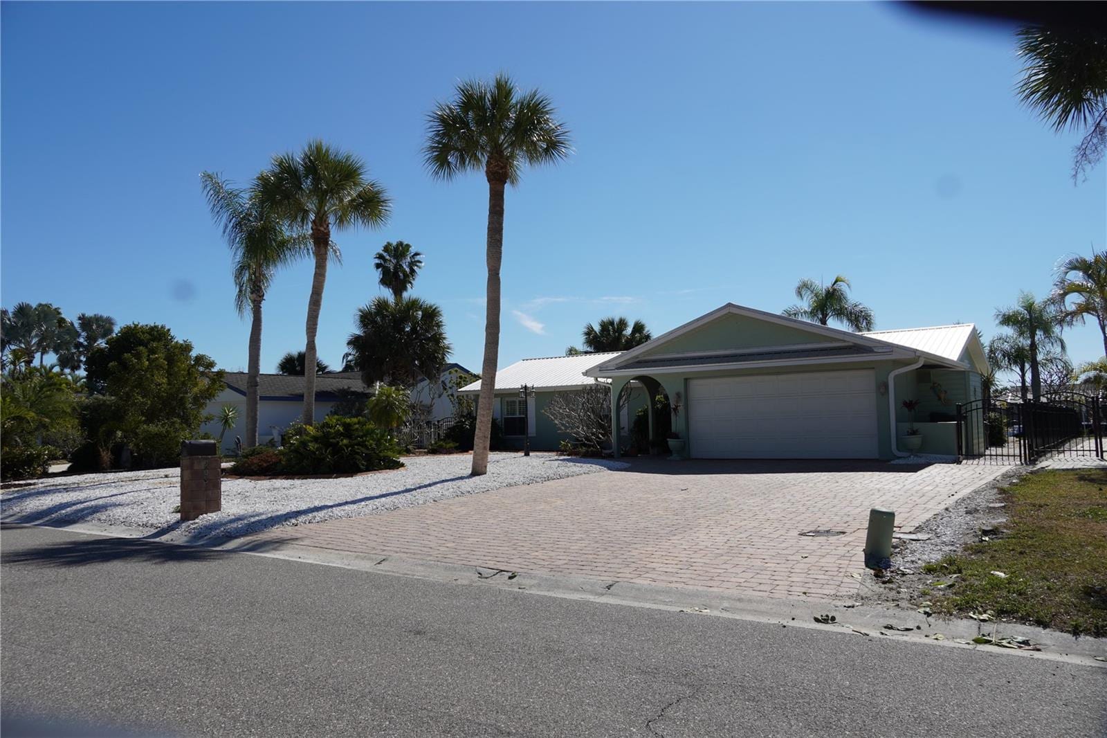 908 Sago Palm Way photo 5