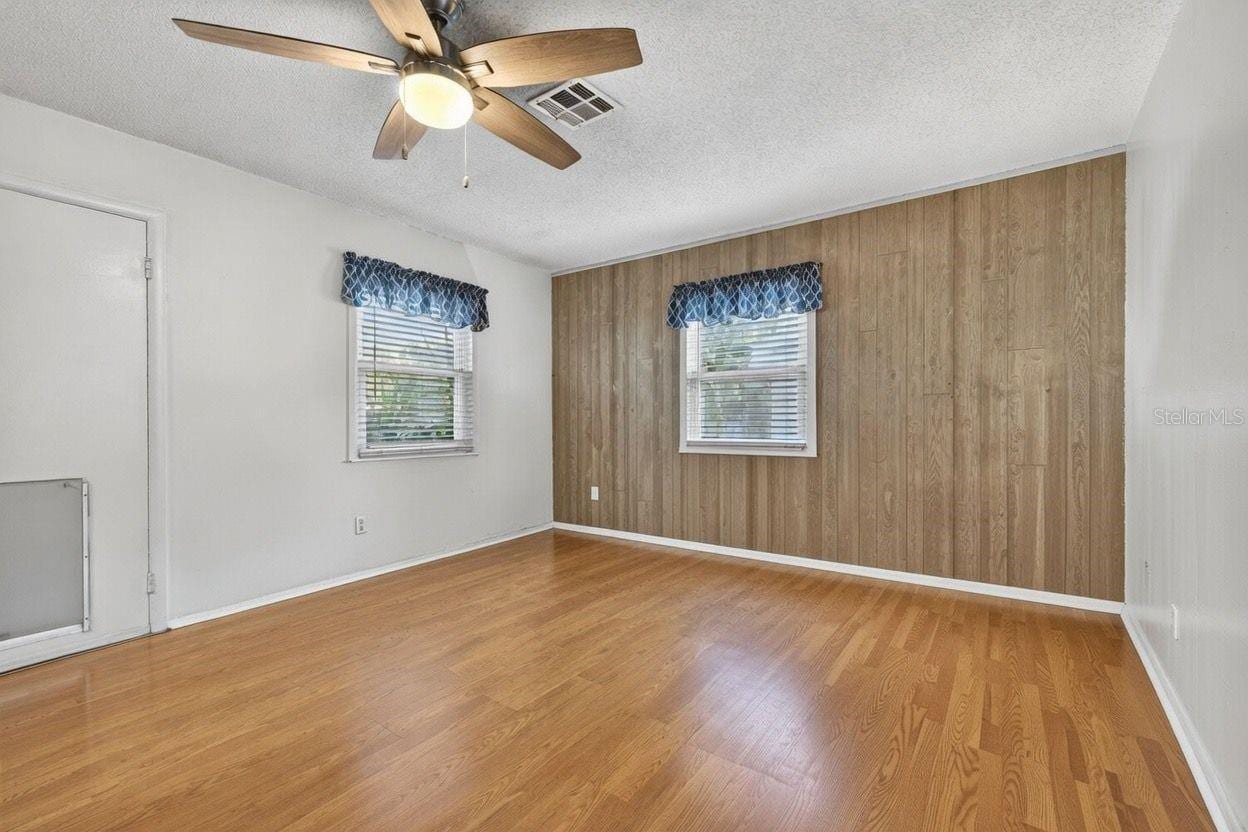 4480 Newark St N photo 5