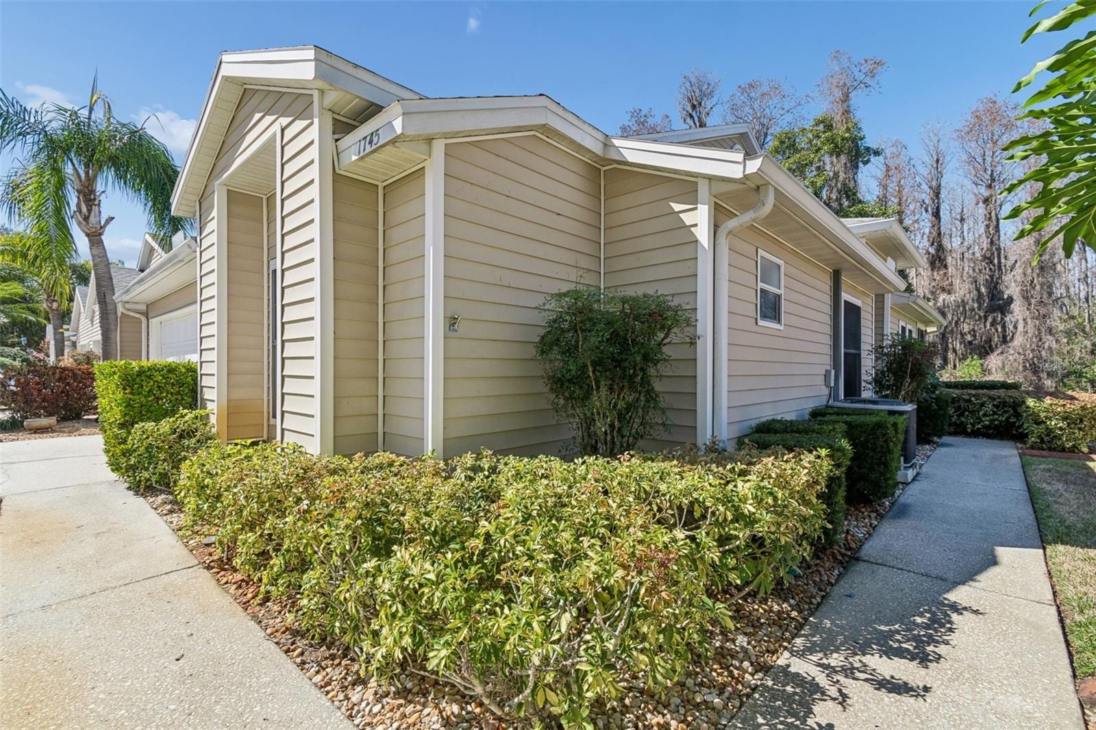 1745 Heron Cove Dr photo 3