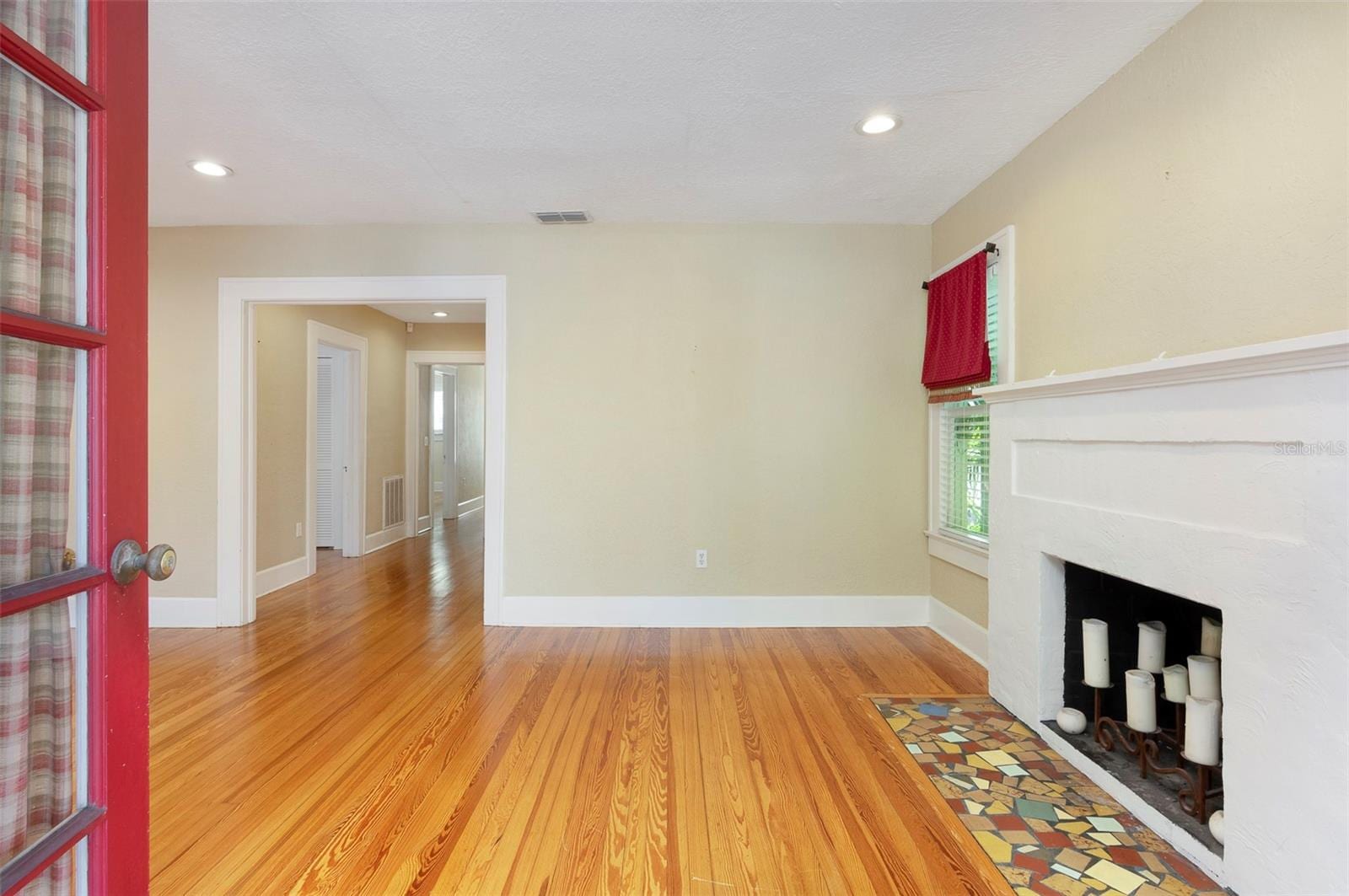 130 22nd Ave NE photo 4