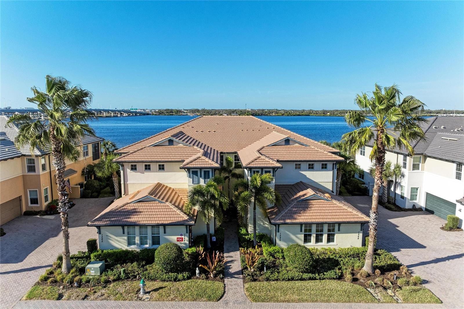 1246 Riverscape St photo 3