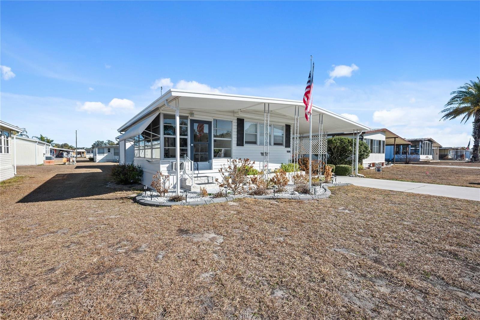 36821 Grace Ave photo 3