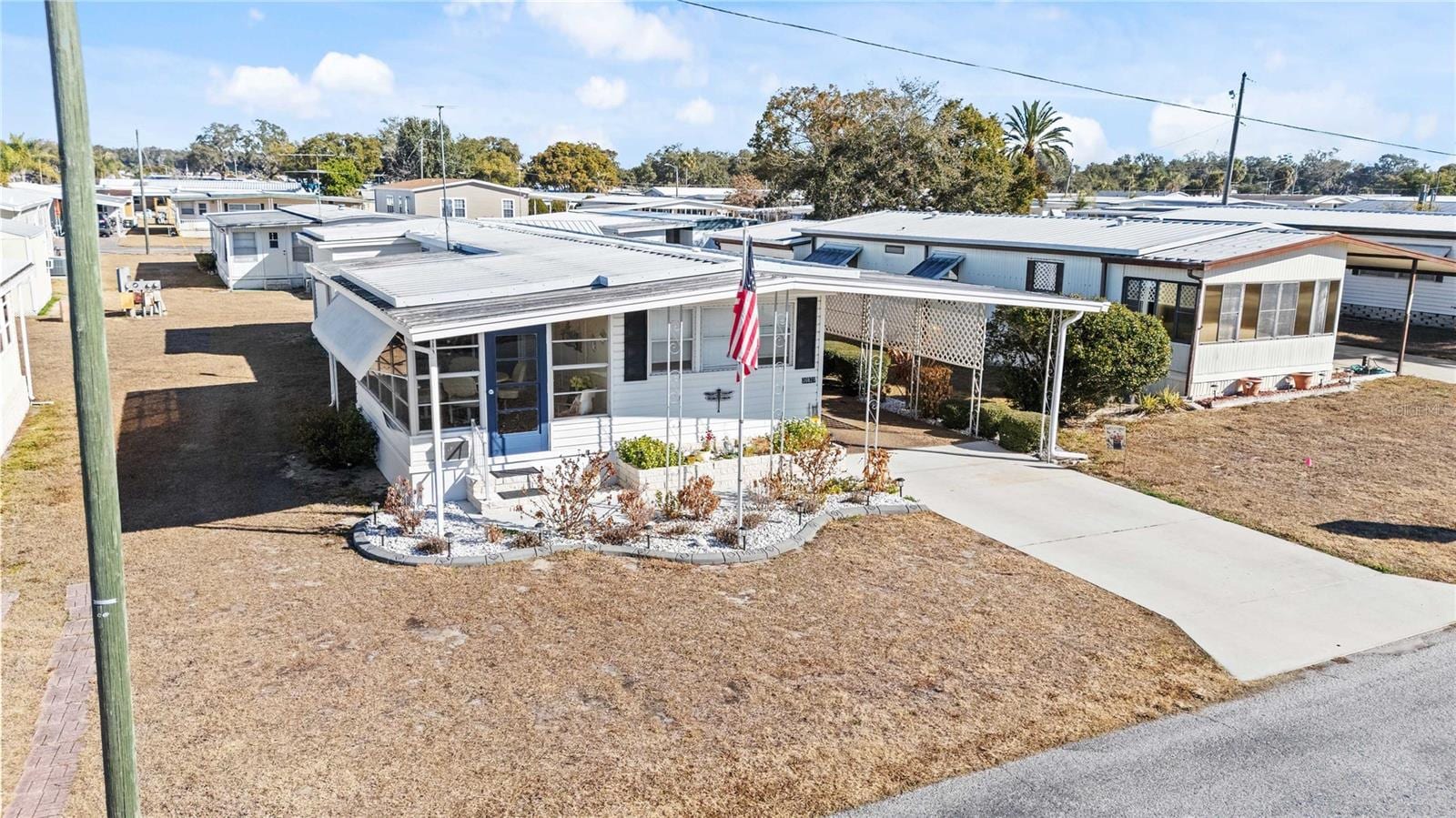 36821 Grace Ave photo 4