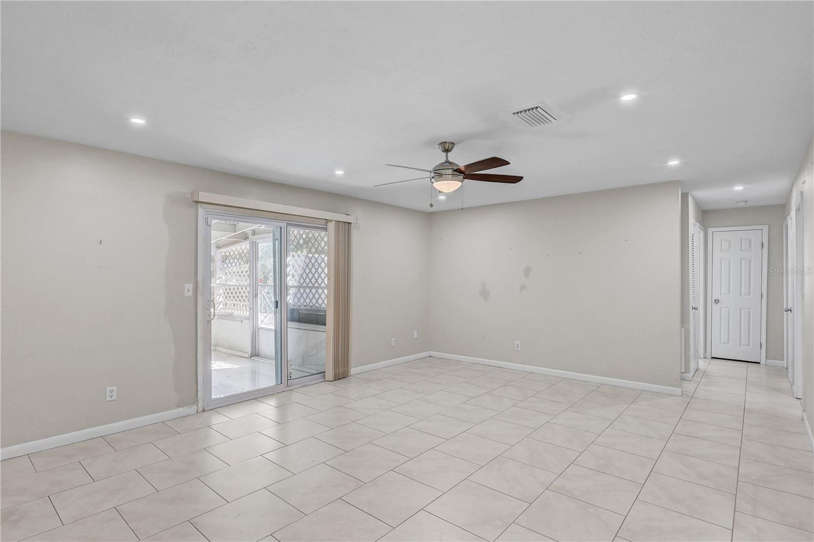 606 Dali Dr photo 4