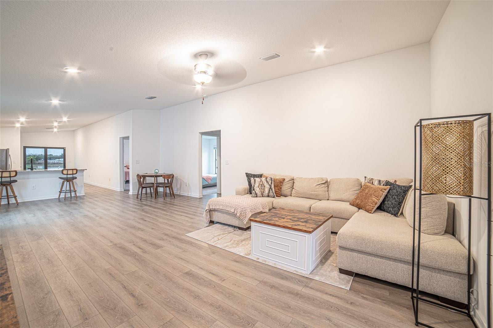 1375 Ahoy Ave photo 4