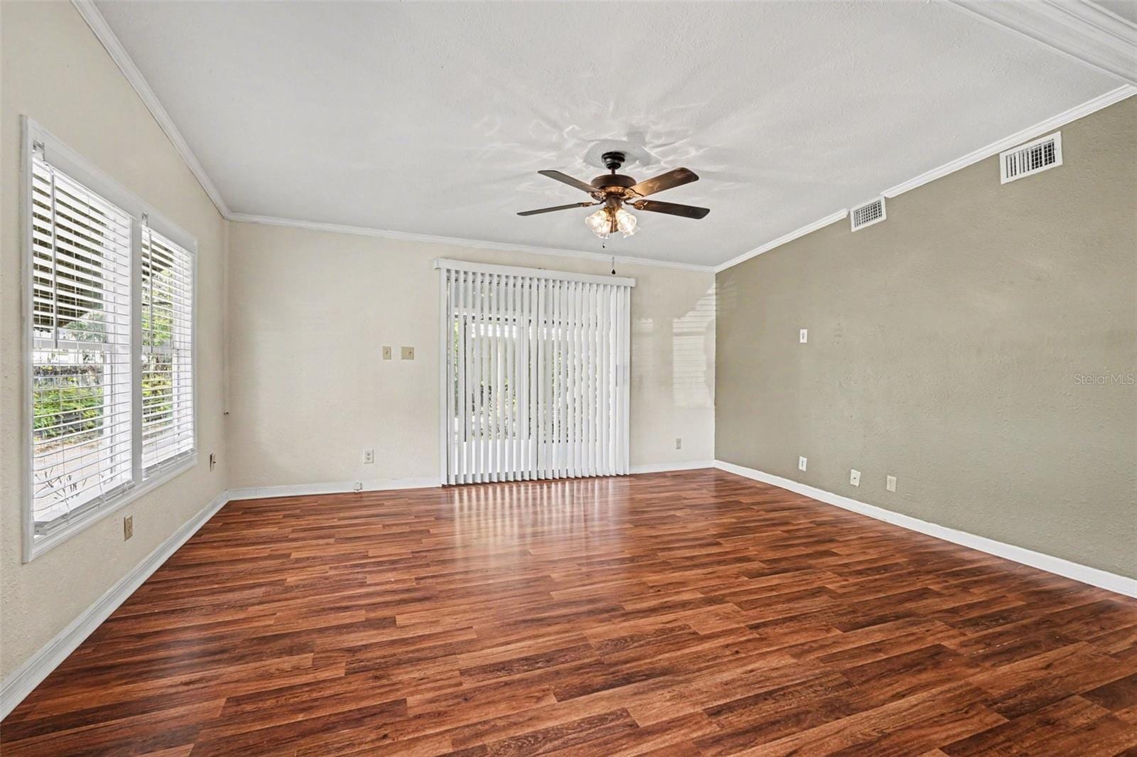 14446 Shangrila Ln photo 4