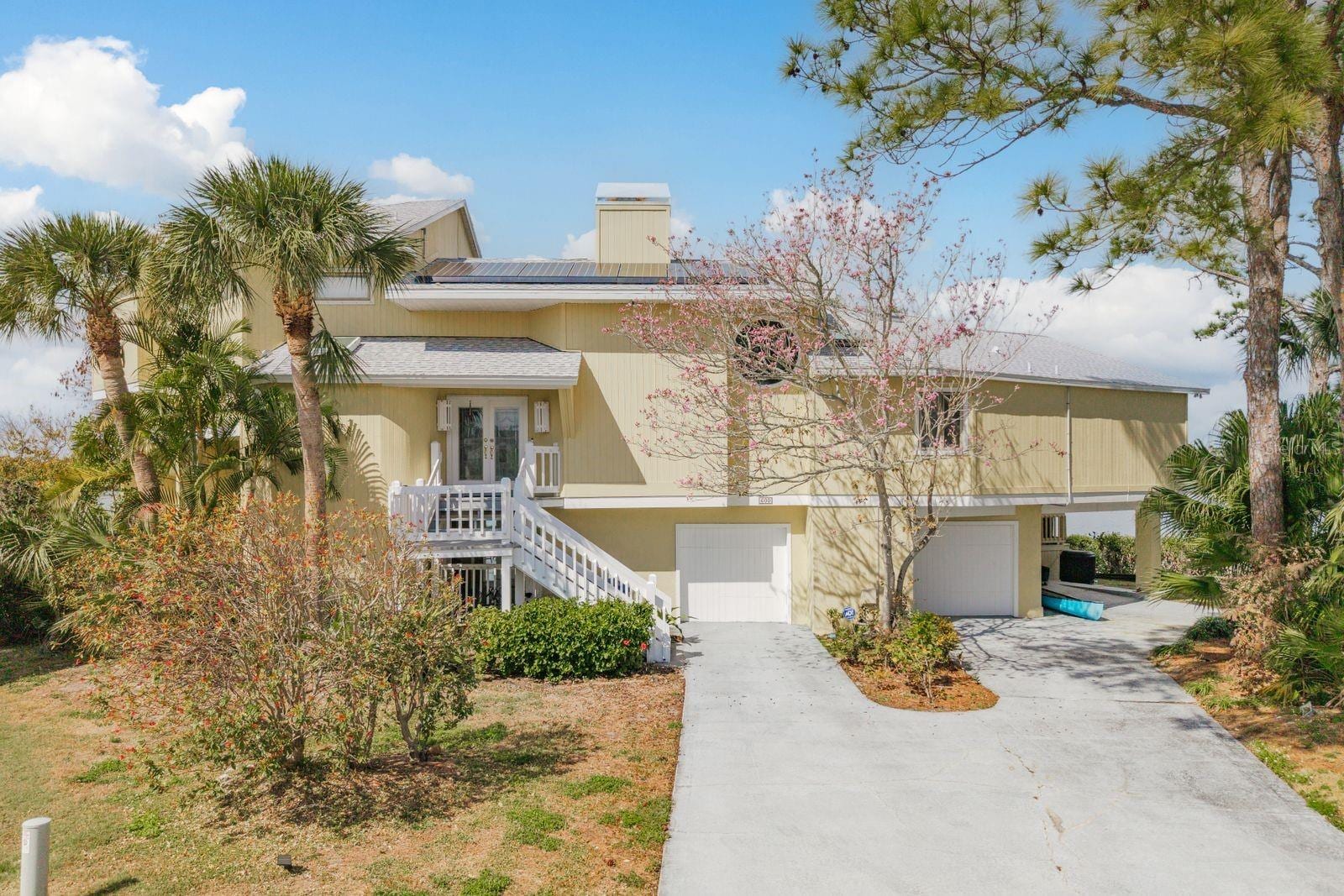 600 Soundview Dr photo 3