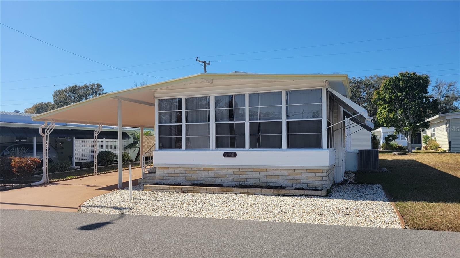 585 Sky Harbor Dr #326 photo 4