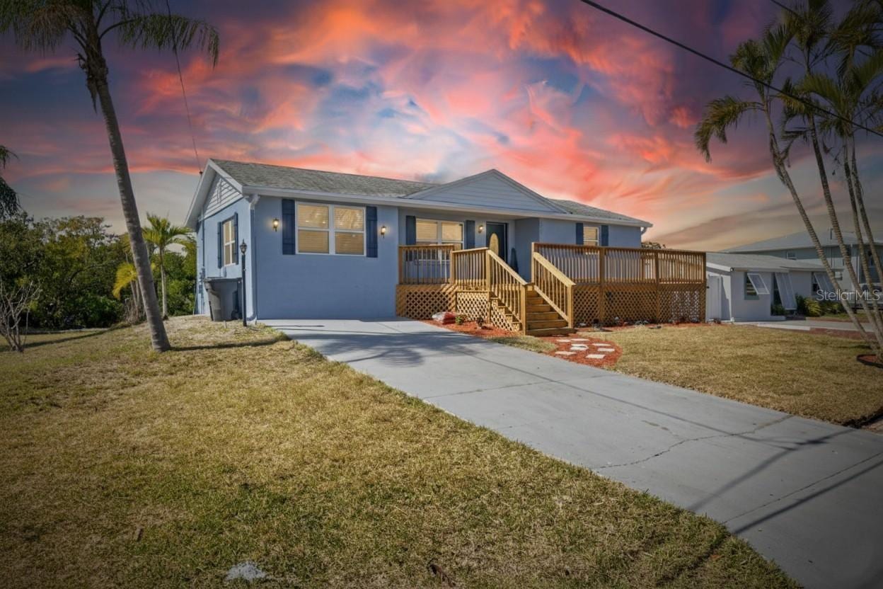 827 Seabreeze Dr photo 2