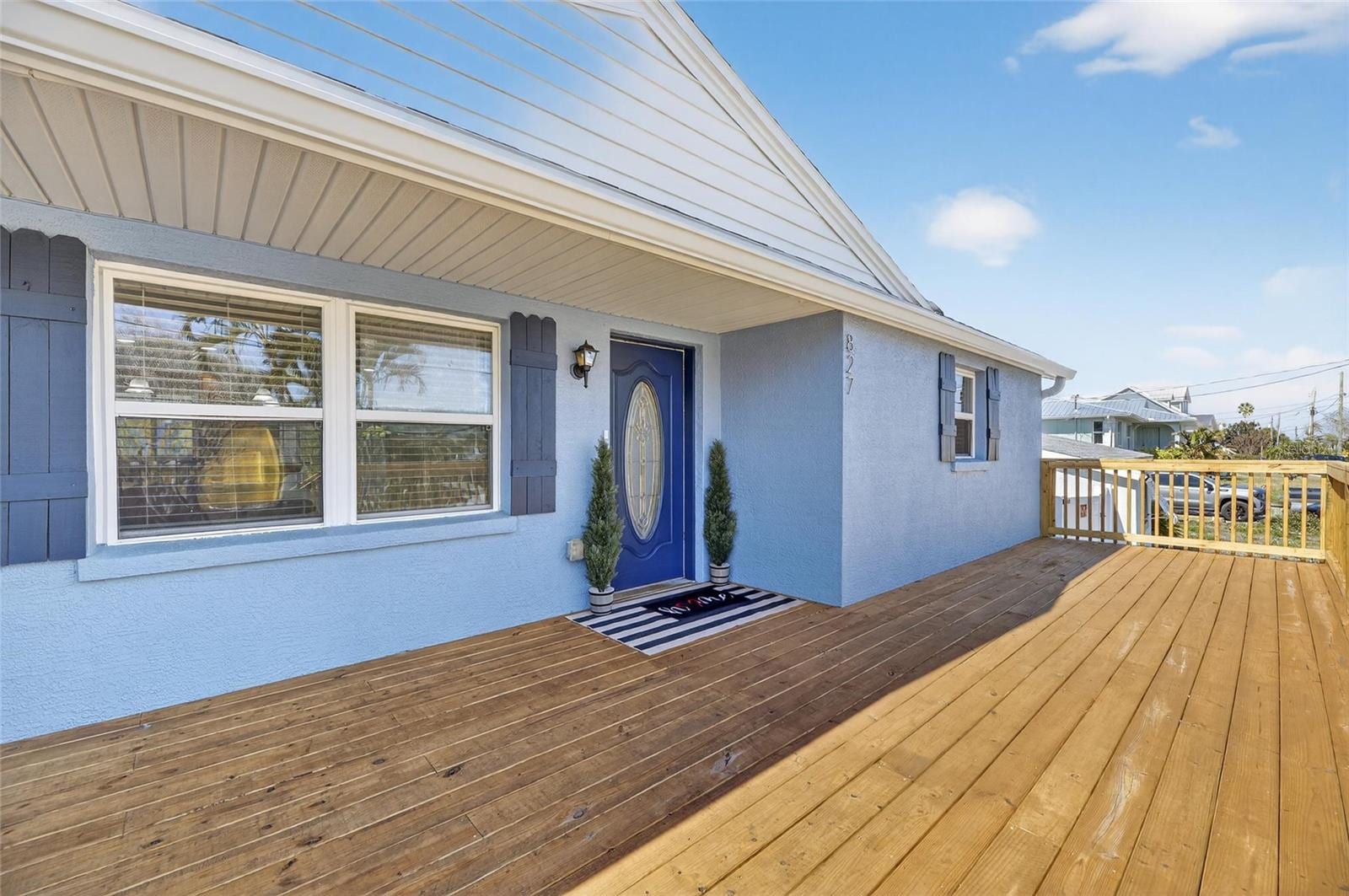 827 Seabreeze Dr photo 4