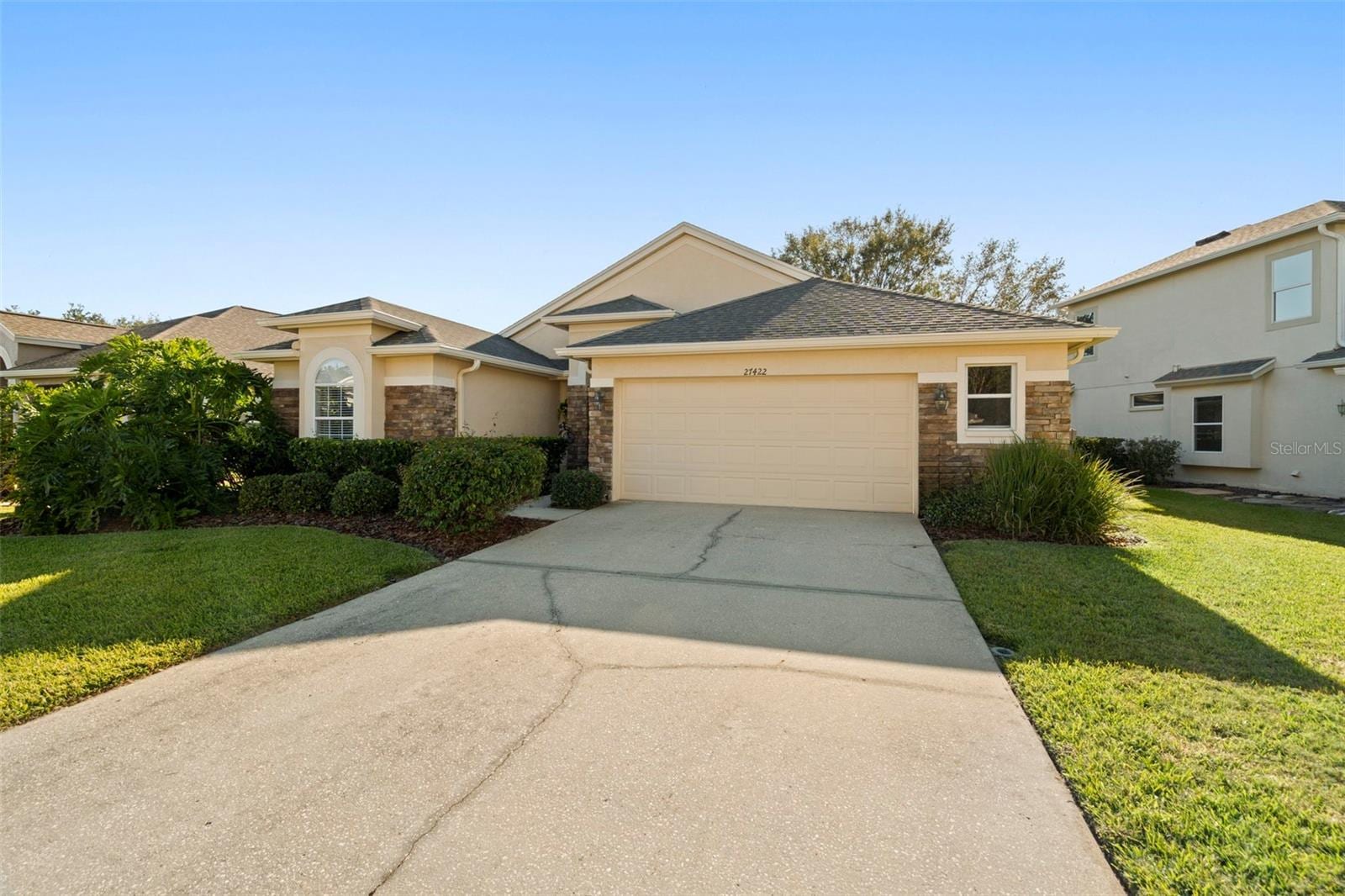 27422 Edenfield Dr photo 4
