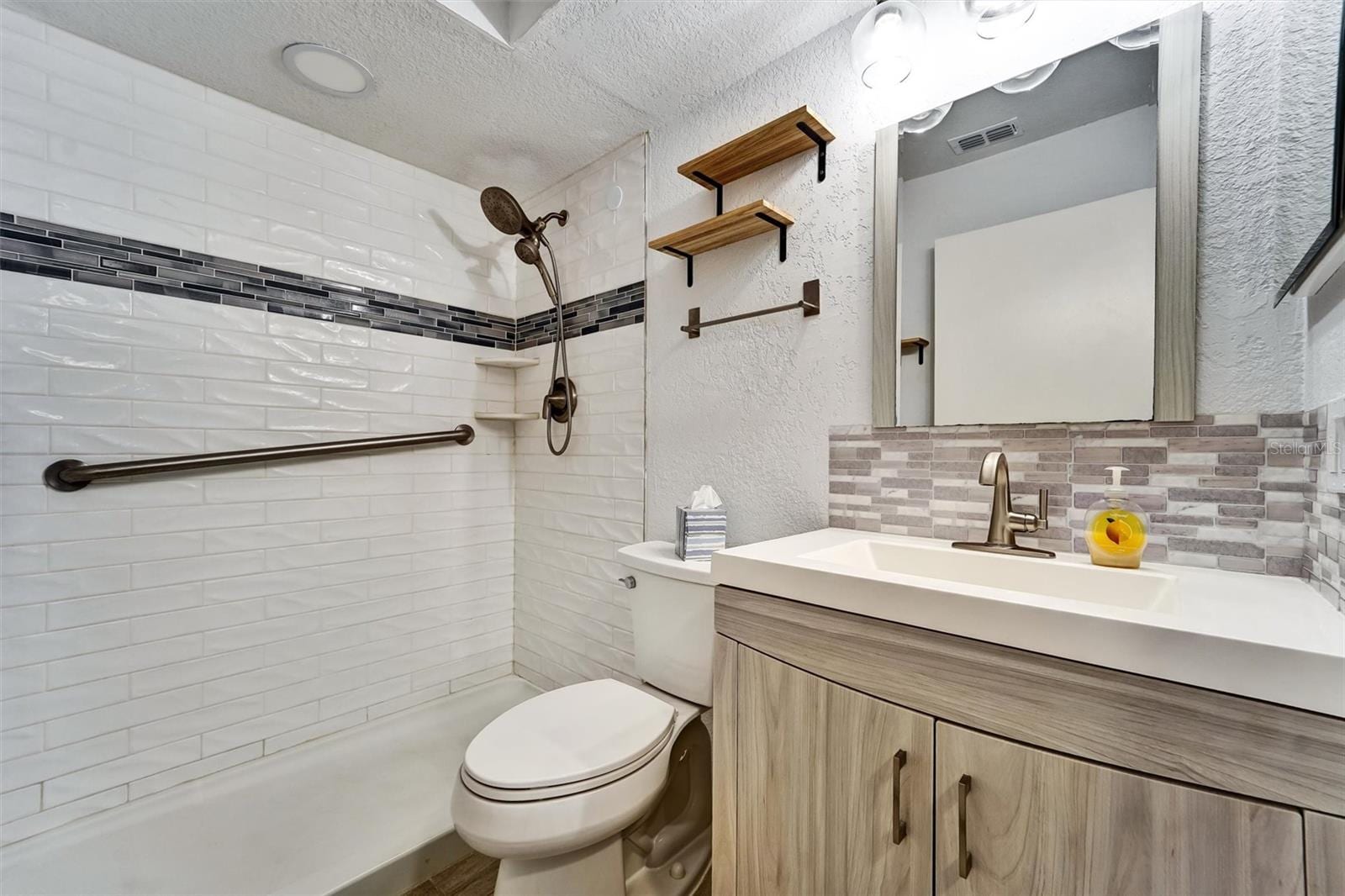 8330 High Point Cir #6 photo 3