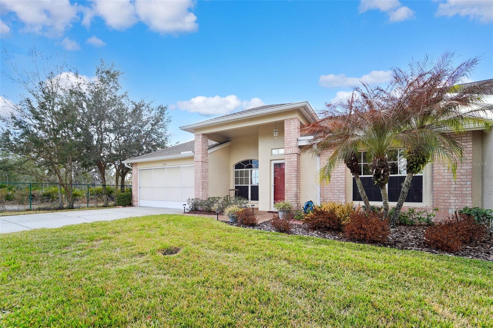 1031 Almondwood Dr photo 2